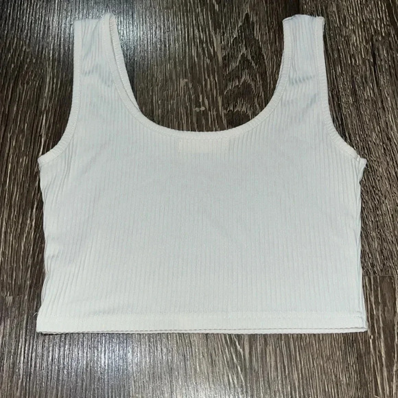 Romwe XS white crop top - Picture 2 of 2